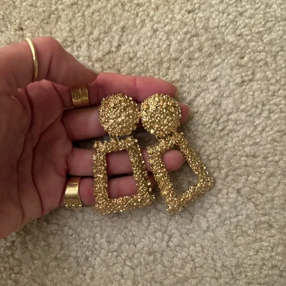 Zara gold earrings so pretty - Picture 2 of 5